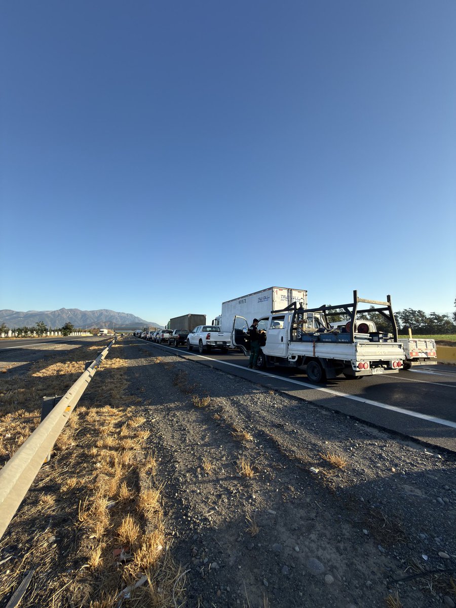 Ruta 5 sur en dirección norte sector #bypass completamente detenido por accidente #ruta5sur