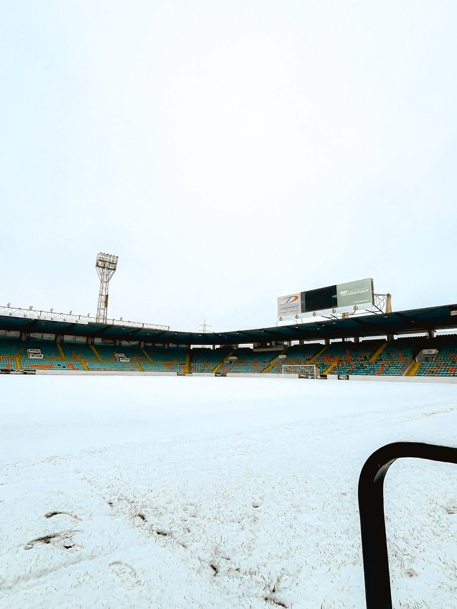 ☃️❄️👋🏻 ¡¿Nuevo fichaje para el Filial?!

Los primeros en llegar y ver el Helmántico nevado 🤩👊🏻🤍🖤

#LaUnionDelFuturo