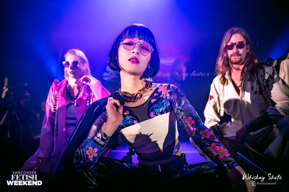 新年明けましておめでとうございます
We will resume business from today.
We have some exciting plans for this year!

昨年末のセールには、予想を遥かに超えるお客様に
来ていただき　誠にありがとうございました
本日より #kurage 通常営業
本年 2026も、どうぞ皆様よろしくお願い申し上げます