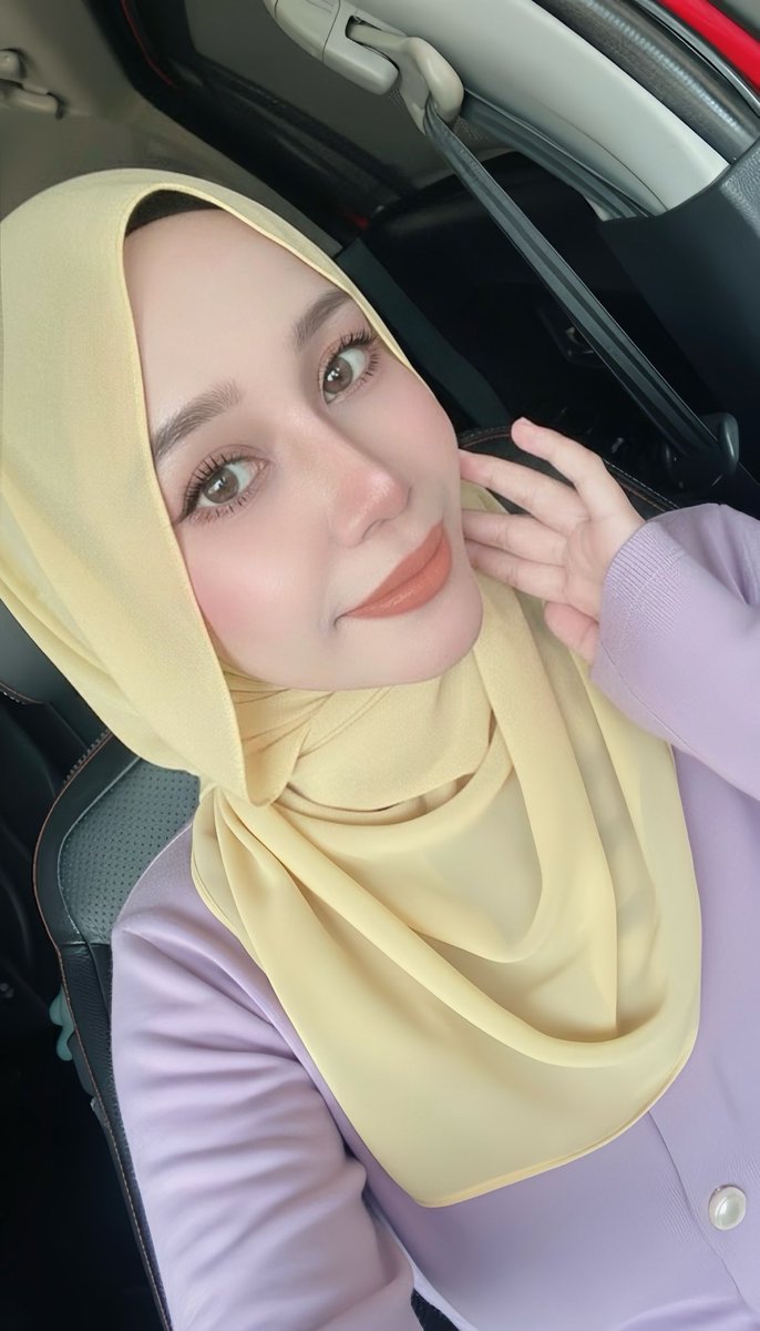 fieyfeyaa's tweet photo. 💛💜 https://t.co/jCGYaPMHFF