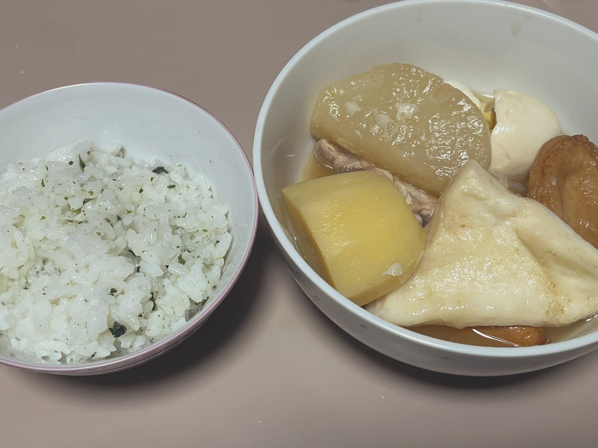 ronta0708's tweet image. 七草粥とおでん🍢
(*´༥`*)ｳﾏｳﾏ