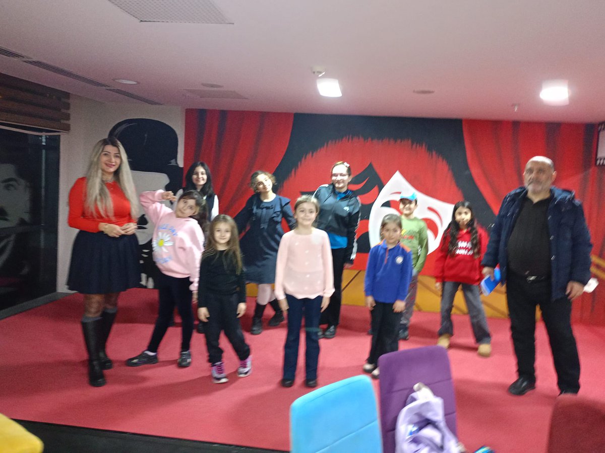 Kurum idarecilerimiz tarafından devam etmekte olan Giyim,Dijital Fotoğrafçılık,Türk İşaret Dili ve Drama kurslarımız ziyaret edildi.