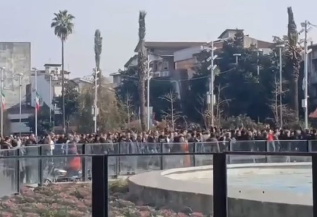 رشت❤️✌🏻
۱۷دی