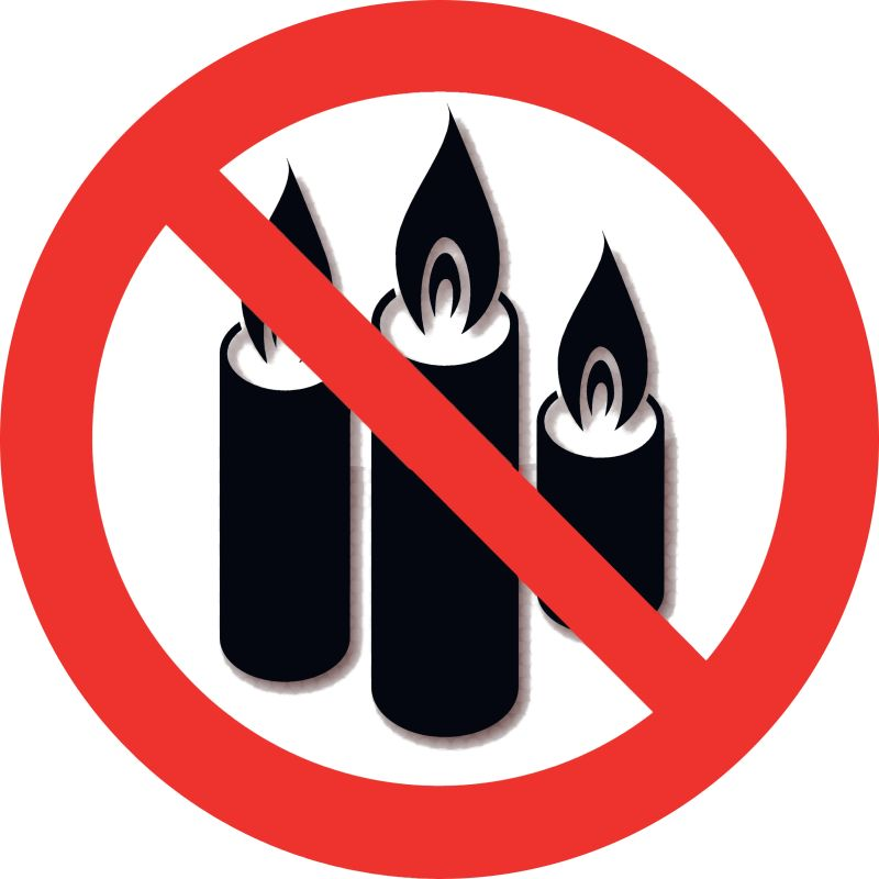 Aus gegebenem Anlass: 🚨 Kerzen 🕯️ gehören nicht in die Vorsorge. ⚠️

Kerzen  🕯️ sind – ebenso wie improvisiertes Heizen oder Kochen –  brandgefährlich! 🔥 In einer Situation, in der keine Notrufe  funktionieren, die Feuerwehren 🚒 mehr als ausgelastet sind und  Löschwasser 💧