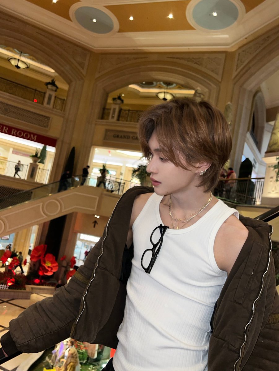 chrryever's tweet image. 260107 라이즈 인스타 #원빈 #WONBIN 

a little break in Vegas