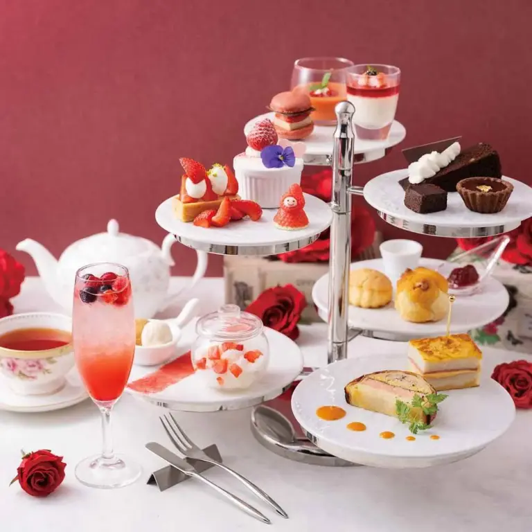 tokk_kansai's tweet image. 【大阪】いちごアフタヌーンティー特集🍓

2026年の大阪のいちごアフタヌーンティの最新情報を随時記事で更新しているから保存しておくと便利です！

ヌン活の参考にしてみて🫖🍓
tokk-kansai.jp/contents/area/…