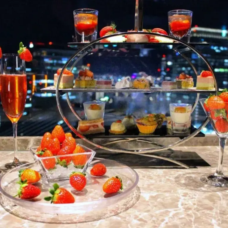 tokk_kansai's tweet image. 【大阪】いちごアフタヌーンティー特集🍓

2026年の大阪のいちごアフタヌーンティの最新情報を随時記事で更新しているから保存しておくと便利です！

ヌン活の参考にしてみて🫖🍓
tokk-kansai.jp/contents/area/…