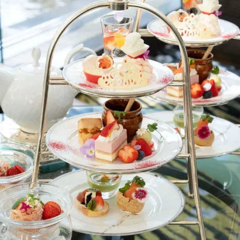 tokk_kansai's tweet image. 【大阪】いちごアフタヌーンティー特集🍓

2026年の大阪のいちごアフタヌーンティの最新情報を随時記事で更新しているから保存しておくと便利です！

ヌン活の参考にしてみて🫖🍓
tokk-kansai.jp/contents/area/…