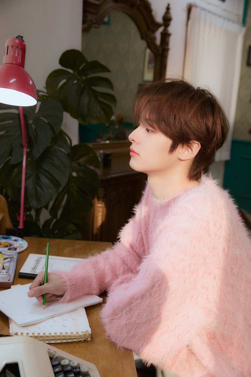 깡아단!! 팬미팅 드레스코드는 깡아단과 제가 처음 만나는 자리이기도 하고<Blossom>이라는 컨셉이니까 밝고 화사한 색으로 맞춰보면 어때용??🥰🌸 그리고 가장 중요한 건 꼬옥 따뜻하게 입고 오기!! 🤧