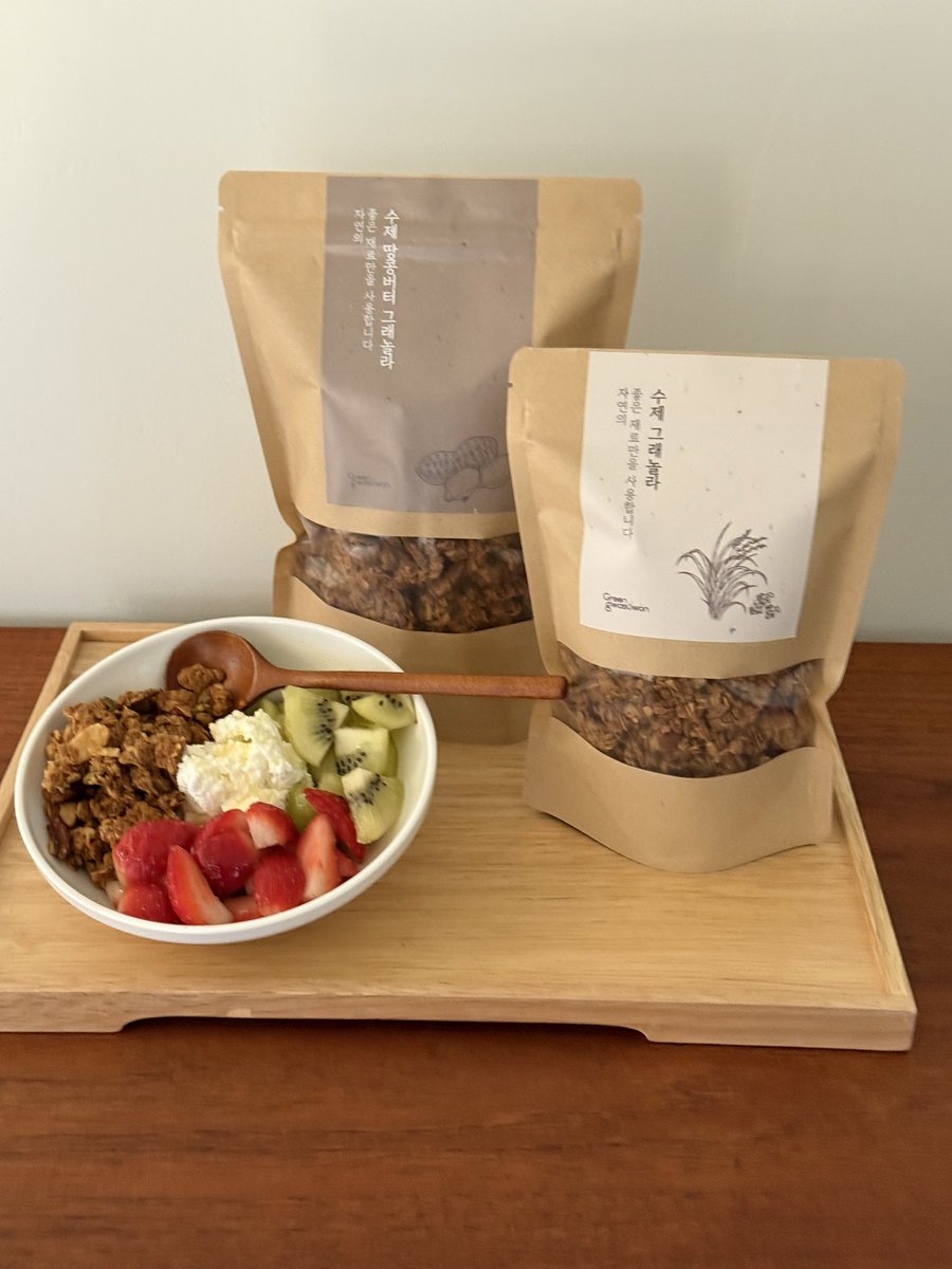 그린과수원의 베스트 제품 땅콩 버터와 그래놀라가 만나 땅콩버터 그래놀라가 출시되었습니다!

#RT추첨 #RT이벤트 #RT
🎁 땅콩세트 (땅버+땅버그래놀라)를 10분께 보내드립니다!

극강의 고소함으로 간식 대용이나 요거트 샐러드 등 다양하게 토핑으로도 활용도 높아요 🤎😋

naver.me/5y0FObKZ