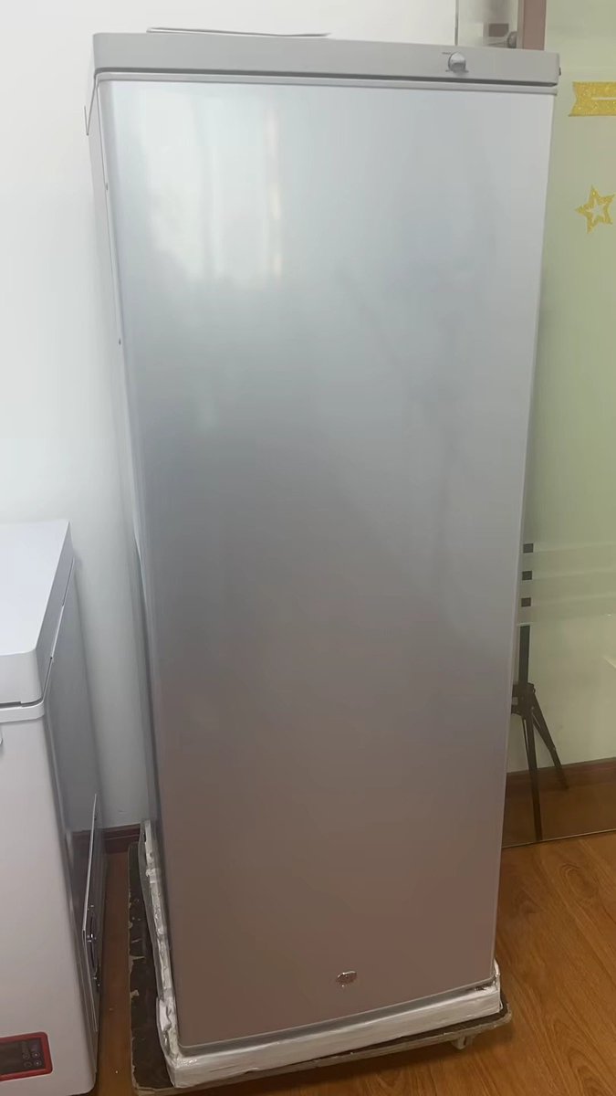 RossyLu47's tweet image. 🌞 Solar Ice Maker: Cool Anywhere, Anytime!
Power options for every situation:
✅ 12V/24V (perfect for vans/RVs)
✅ 10V-50V wide voltage (flexible setups)
✅ 220V 50Hz / 110V 60Hz (standard outlets)
#SolarIceMaker #SolarAppliances #IceMakingMachine #OffGridLiving