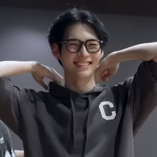 naaruuhodo's tweet image. 내가 떵한빈 조아하는 이유 사진 두장으로 요약