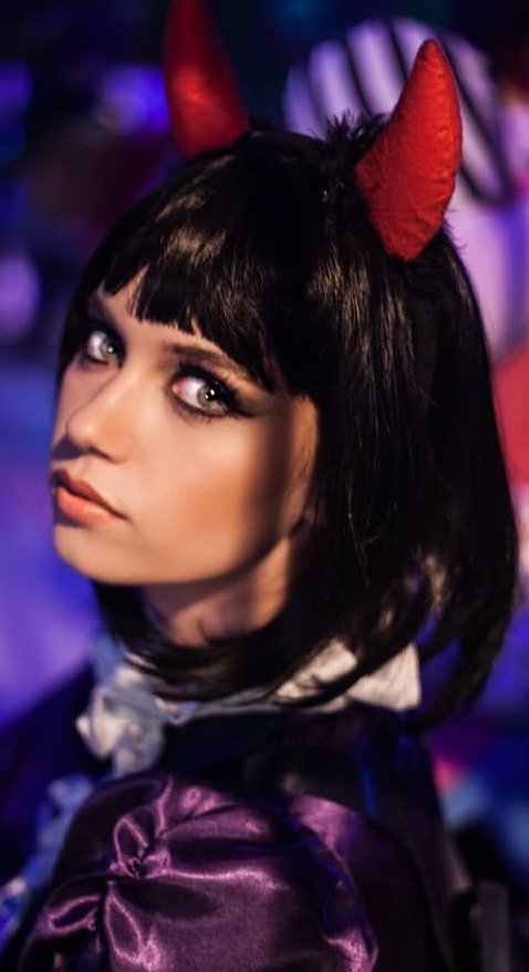 Afra Saraçoglu 👑