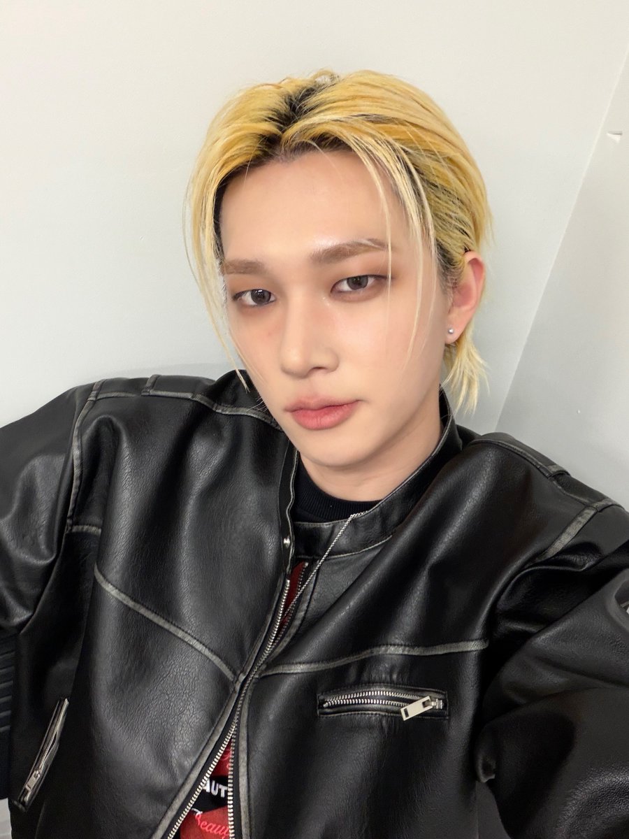 P1H_members's tweet image. 눈썹 스크래치🤘🏻

#P1Harmony #THEO