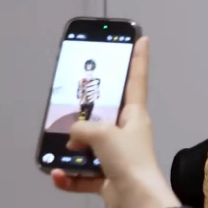 6bin13's tweet image. 폰화면봐