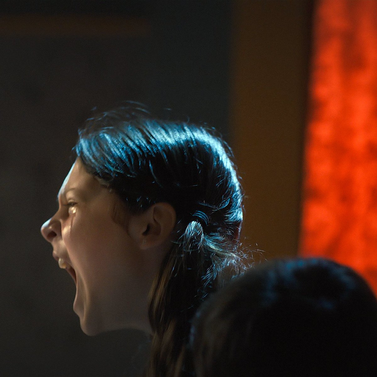 fnaftwitconfess's tweet image. "I love the FNAF 2 intro but I feel like Charlie dying alone outside the pizzeria in the rain after thinking William was there to help her would've been such a gutwrenching moment."