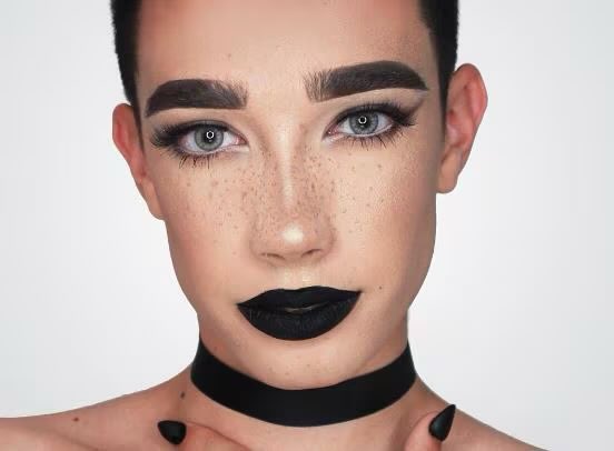 vvoltioo's tweet image. this is 2016 makeup