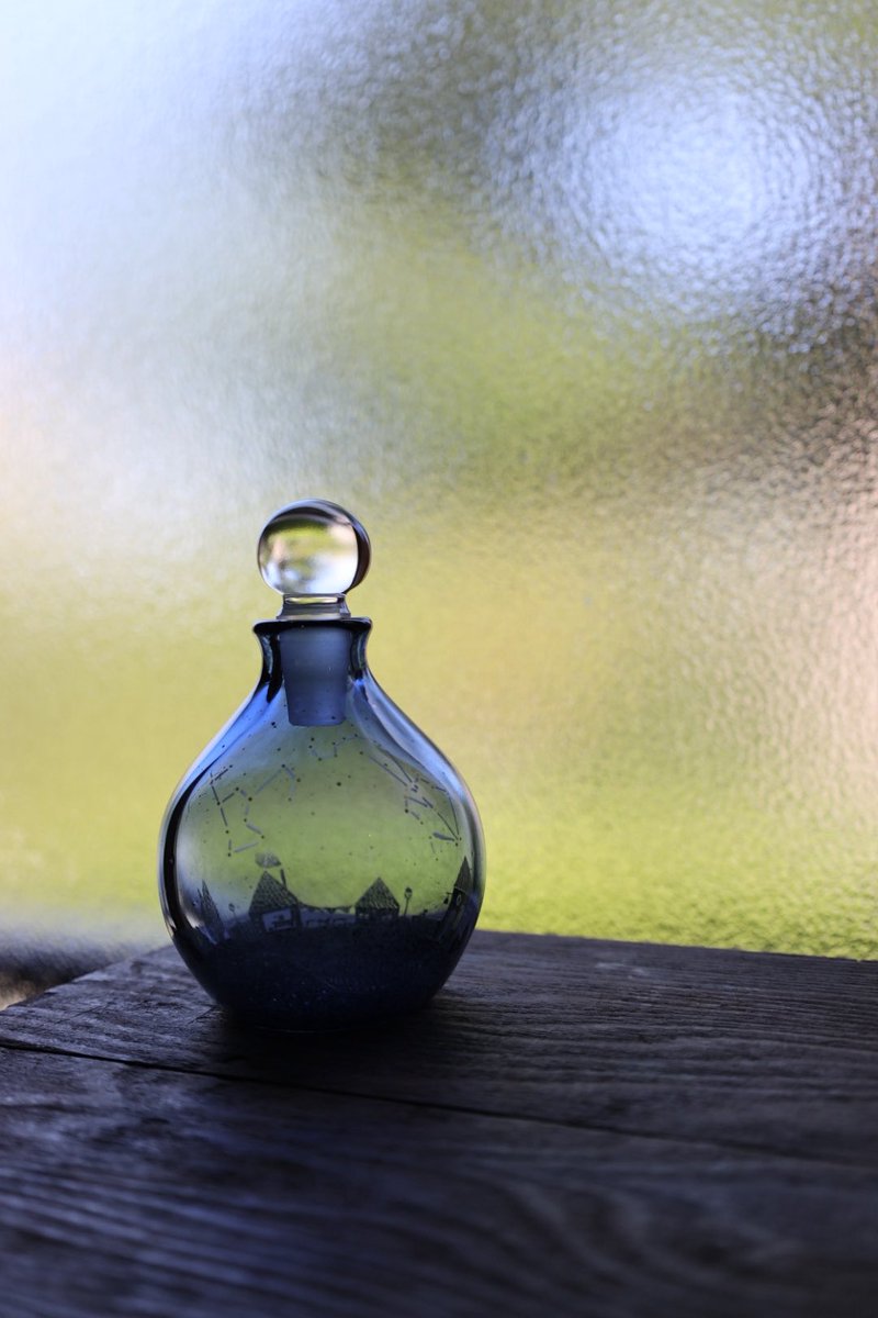 大好評につき、今年も開催します！

#金津沙矢香 x #Lima7192 展
2026.1.24 sat -2.6 fri / 11:00 -19:00

ふたりの作家による一点一点手づくりのガラス作品が、GALLERY KOMAGATAに並びます。

詳細はこちらから: one-stroke.co.jp/sayakakanazu-l…

皆さまのお越しをお待ちしております！