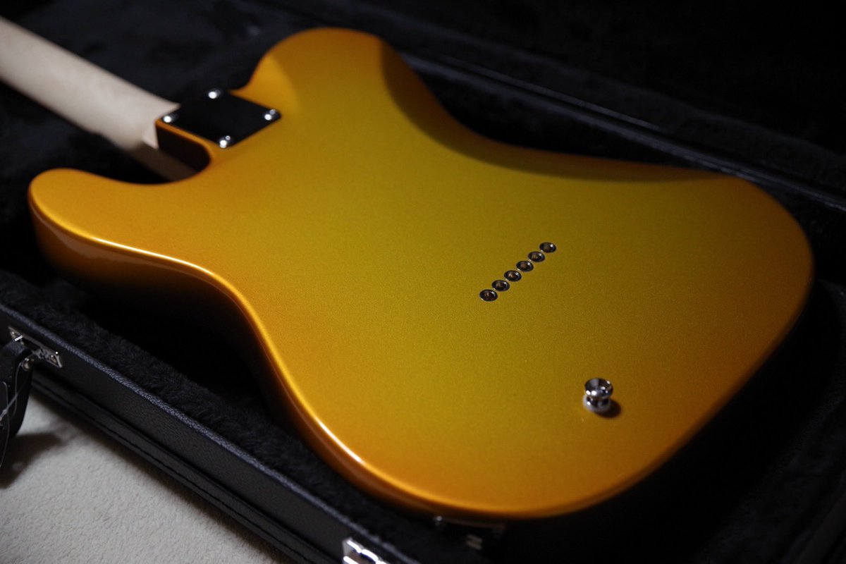 ponkichimaru_S's tweet photo. my new gear…
Sera Sound Products TL Custom
原田さんに夢を叶えていただきました！
TK from 凛として時雨のTKさんがLiveで使用しているギターをイメージして制作
太さを感じさせないネックフィールやレスポンスの速さと素晴らしい発音
悩みどころだった塗装を一発回答で仕上げたOMOさんにも脱帽です https://t.co/uwYgWecqH2