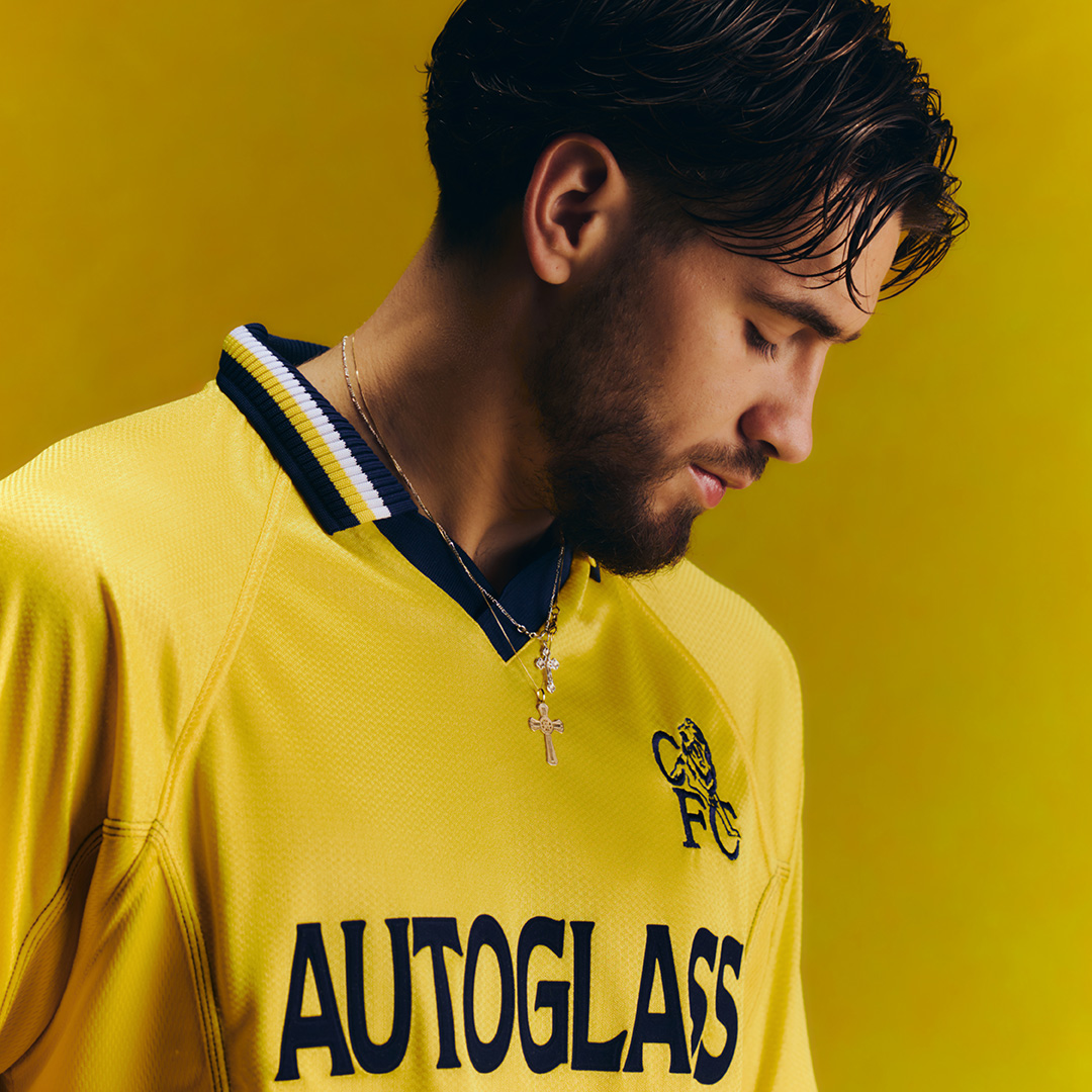 mirondo9's tweet photo. 🏴󠁧󠁢󠁥󠁮󠁧󠁿 ’99 GOLD​, la nueva colección retro del #Chelsea https://t.co/rVSs8T8sVE