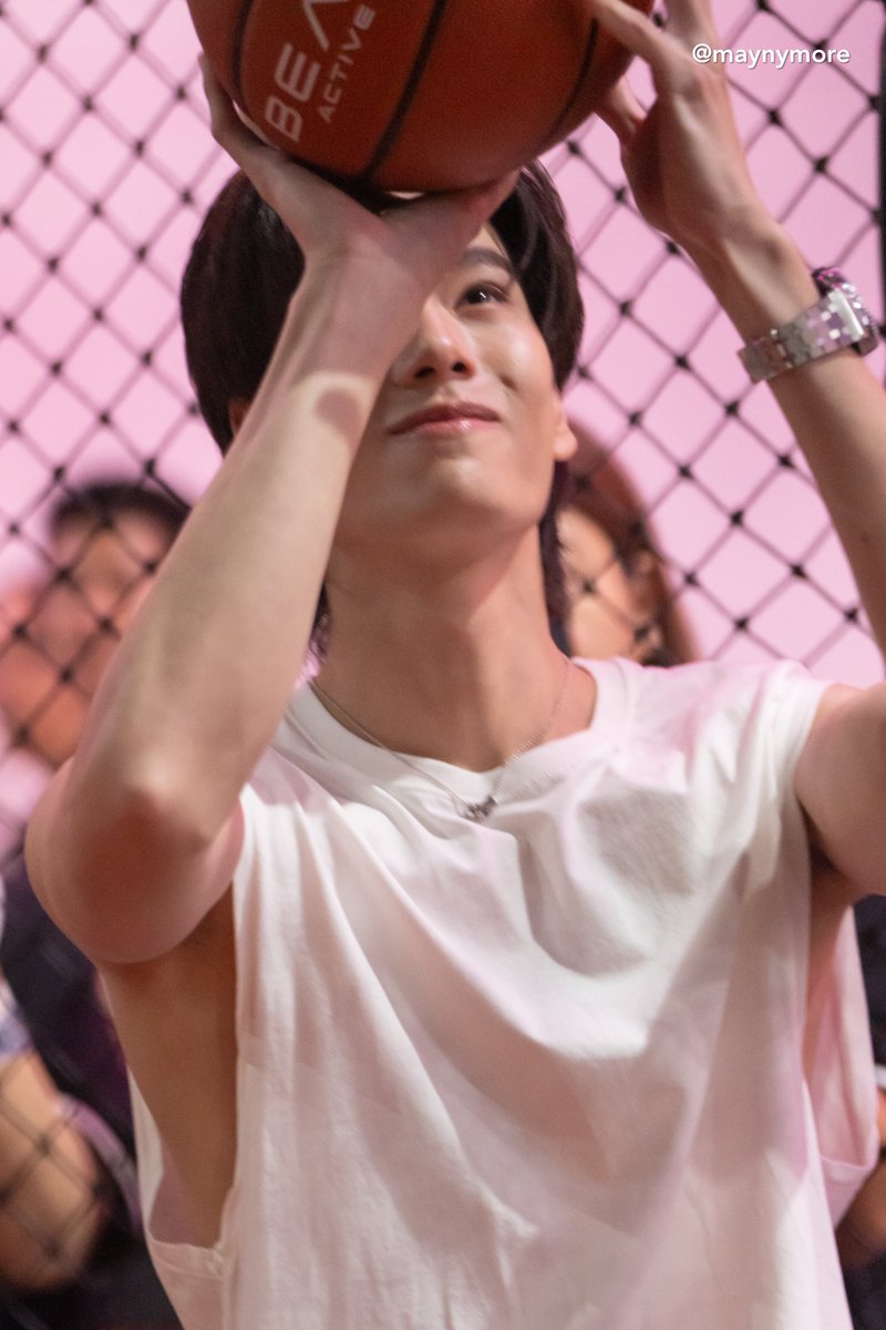 น่ารักมากใจระเบิด🫳🏻😭

PONDPHUWIN WITH DRTONY

#DrtonyxPondPhuwin
#phuwintang