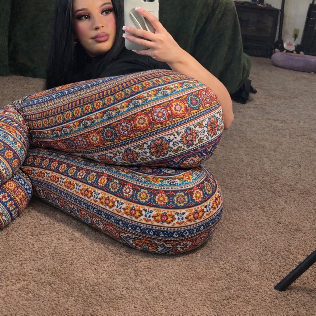 Juicytay tweet media