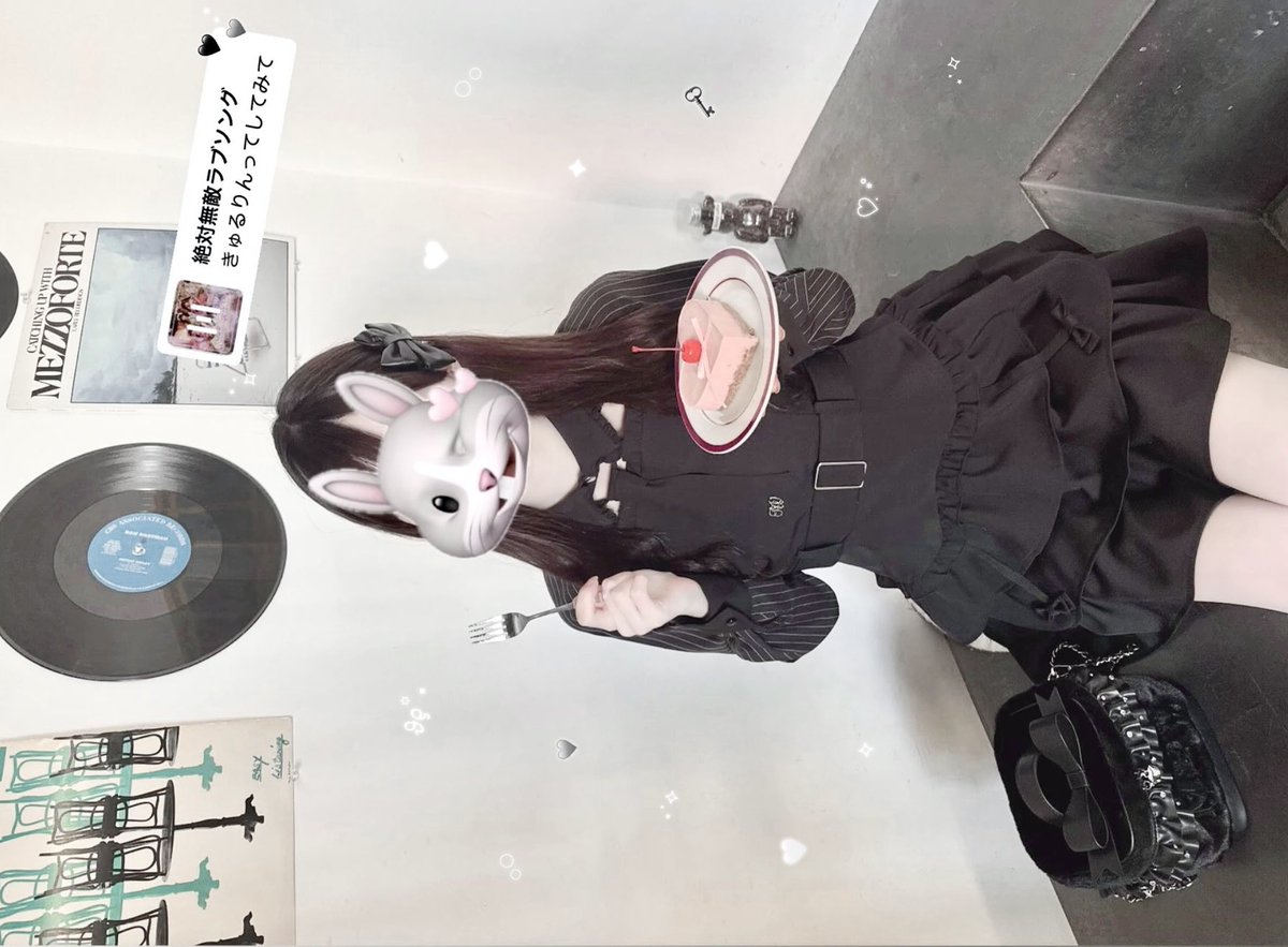 ハニーミュウ ハニミュのスタイル爆盛れ新作ワンピ⛓️🖤⟡.·