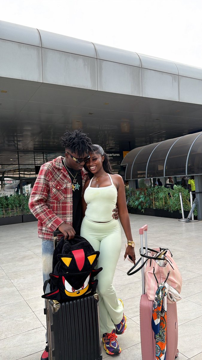 _therealbee_'s tweet image. I can prove it now 😂😂