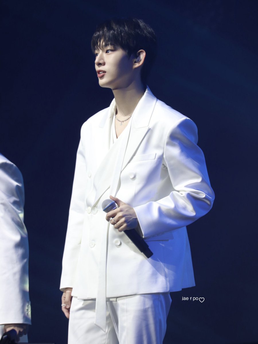 jaefpo_'s tweet image. 아이돌이라는 꿈을 포기하지않아줘서 고마워요ㅠㅠ 항상 리더로서 모두를 이끌고 멤버가 어려움을 겪을때도 제일 먼저 달려와 꼭 안아 주는 모습을 보고 저도 울컥해서 눈물 날 뻔했어요…˘̩̩-˘̩̩ 모두에게 다정하고 따뜻한 스티븐을 진심으로 사랑해요♡ 팬콘수고많았어요~🍀
#AHOF #아홉 #STEVEN…