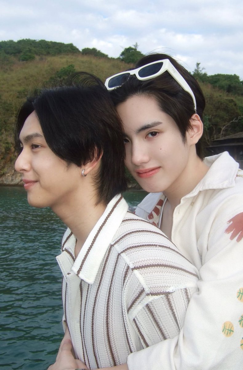 BMinnMinn's tweet image. ภูภีมวันแรกที่น้องเป้อเข้ามาในชีวิตก็คือมานเตือนกันว่าให้ระวังคอปเป้อไว้นะเว้ย สรุปมันระวังกันแบบไหนถึงออกมาเปนงี้น้อ