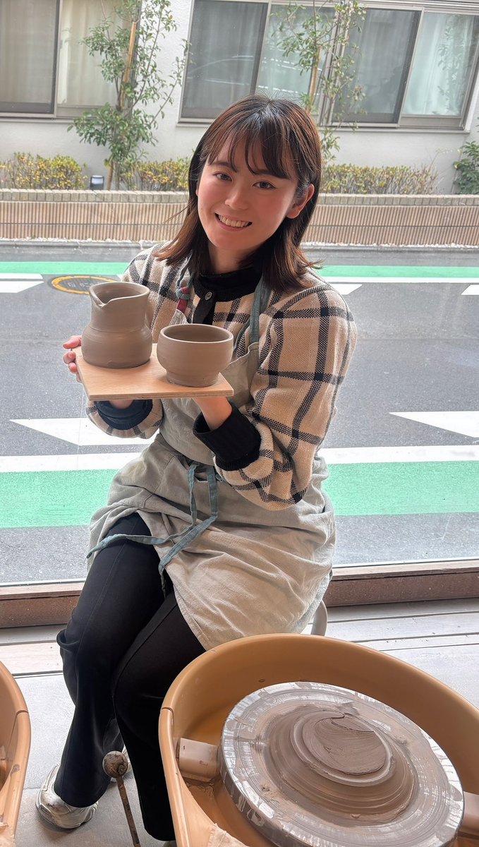 人生初のろくろ陶芸体験してきたよ✨ 先生がシュルシュル〜っとお手本