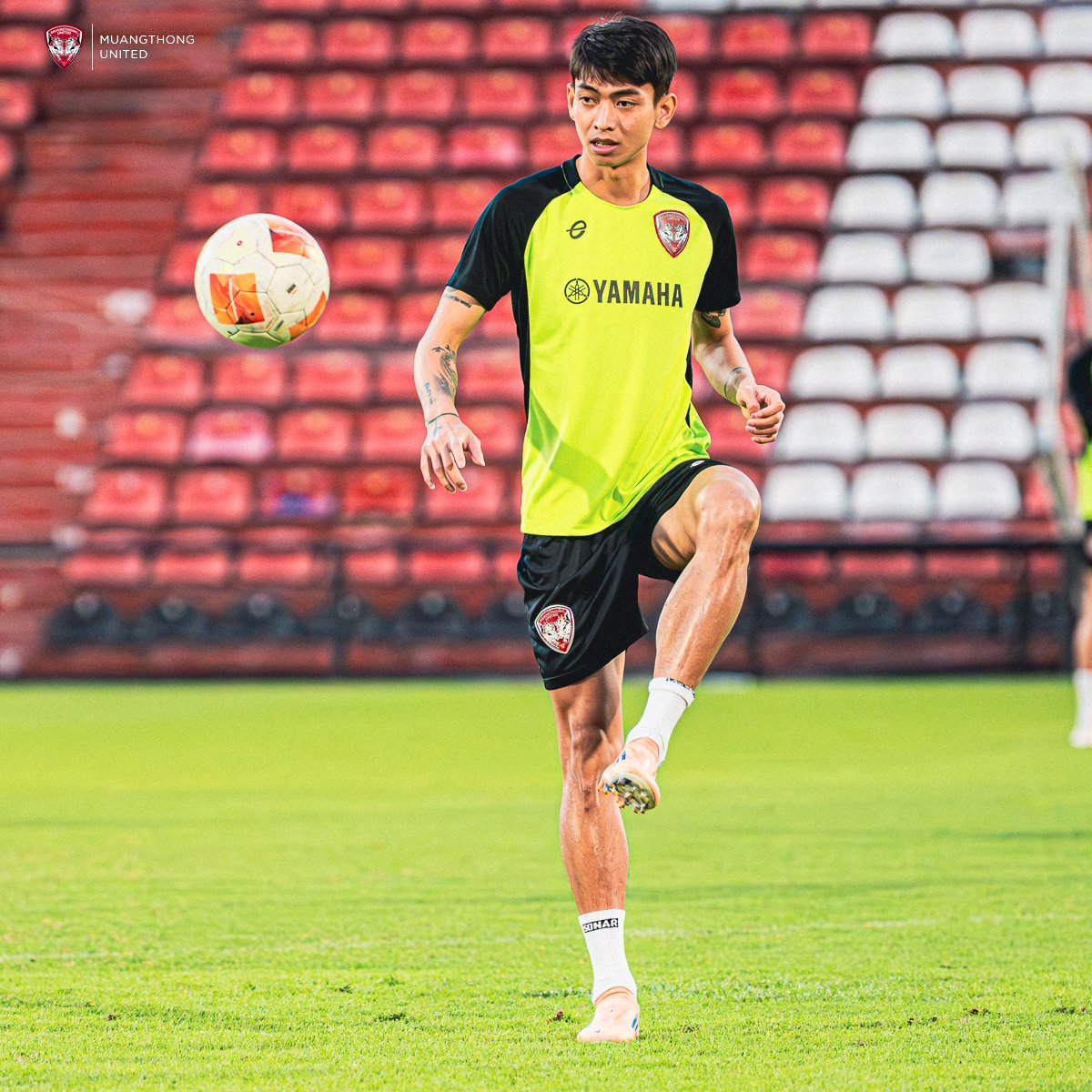 MuangthongUtd's tweet image. LIVE 📸 FROM TRAINING - warm up for the session
#mtutd #FootballTraining #Thaileague