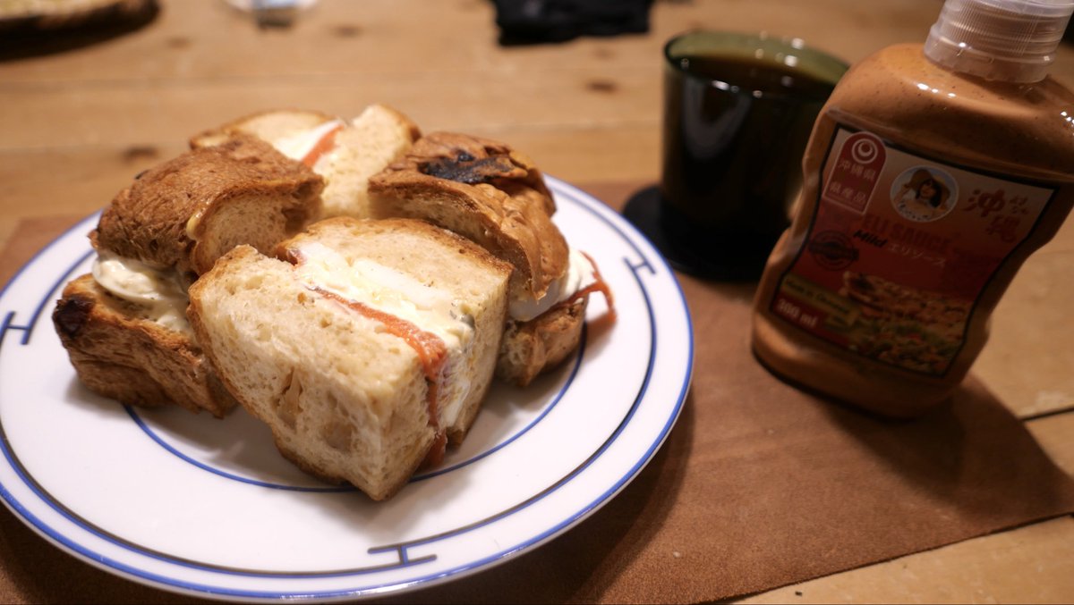 izufishing's tweet image. 年明けと仕事復帰してから早速多忙に。。これからはまた元の生活に戻っていくのかな　今日はスモークサーモンたまごサンドで夕飯　また毎日食べるものが同じ様なものばかりになってしまいそうだな

#自炊