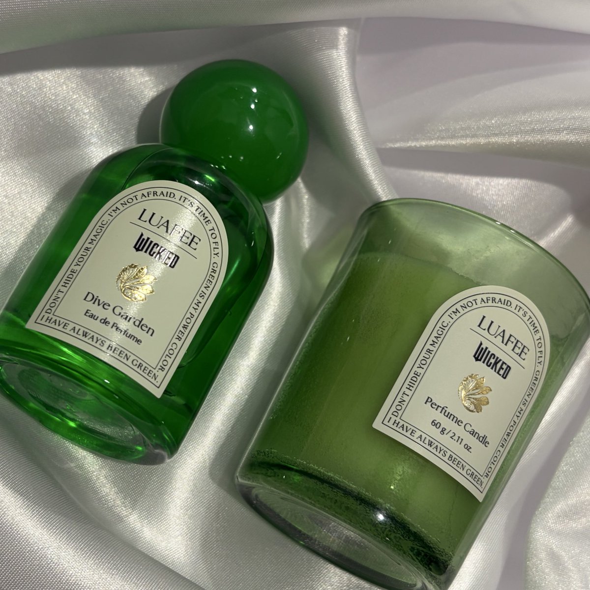 #rt이벤트 #알티이벤트 #EVENT

제가 루아페에서 오러브 다음으로 정말 좋아하고 잘 쓰고 있는 위키드 엘파바 에디션 세트! 🍀💚

다이브가든 향수와 루아페만의 향이 느껴지는 캔들이 한 세트라 가성비 최고... 💚

 #rt + #follow 추첨 네 분께 루아페 엘파바 에디션 세트 보내 드릴게요!