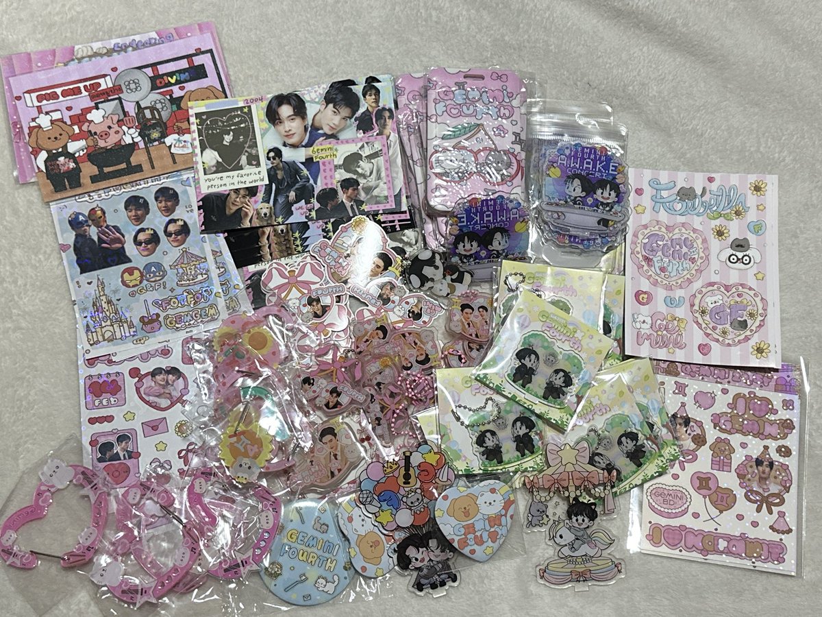 itsfeimkp_'s tweet photo. กอว.เจมโฟ้ดสุ่มคละกันไปเซตละ 4-5 ชิ้นนะคะ

• ���ซตละ 120 บาท ค่าส่ง 40 บาท เป็น 160 บาทนะคะ คร่าวๆได้ประมาน 30 เซตค่ะ หมดแล้วหมดเลยนะคะ หามาได้แค่นี้จริงๆค่ะ สนใจสามารถทัก dm ได้เลยค่ะ 🙏🏻•

#ตลาดนัดgmmtv #ตลาดนัดเจมีไนน์โฟร์ท #เจมีไนน์โฟร์ท #Gemini_NT #Fourthnattawat https://t.co/PuDrfdQdp1