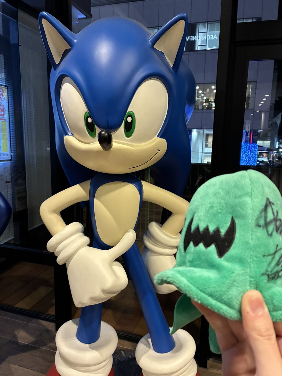 Answer_dog's tweet image. お隣にベティちゃんが来てた！(知ってて行った)
改めてサイズ比較するとめっちゃデカい。存在感。

と、ついでにガチャガチャ見てたらあったので
すかさず回したらラス2だった奇跡
我が元へ来てくれてありがとう！！！！！！
#ソニかつ