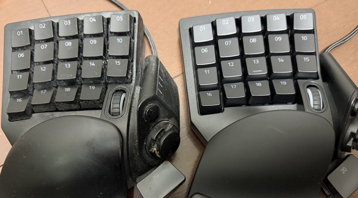 ffxiv_cherrin's tweet photo. 4年半使ってたRAZERの左手デバイス、ジョイステ���ック部分が動き悪くなってて、キャラを右に移動しようとすると引っかかりがあった。で、以前買っておいた予備と交換したら良い感じに！ついでにマウスも取り替えた。 https://t.co/tAlTBVeGae