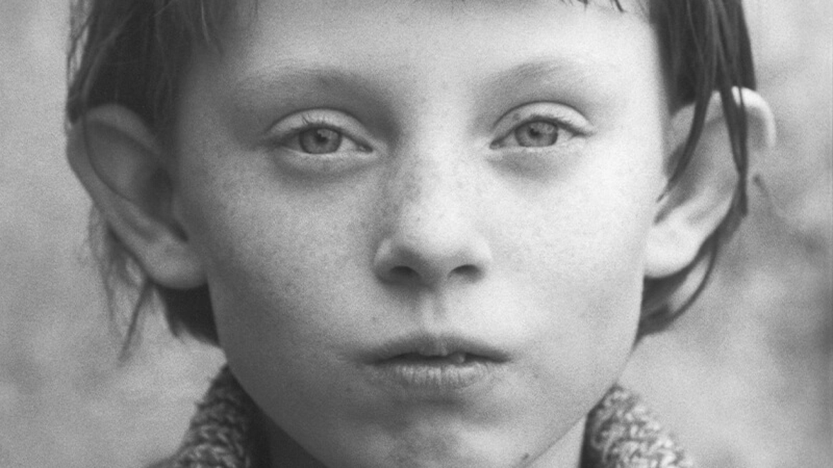 Filmaffinity's tweet photo. Sátántangó (Béla Tarr, 1994) - 7,9 en #FilmAffinity