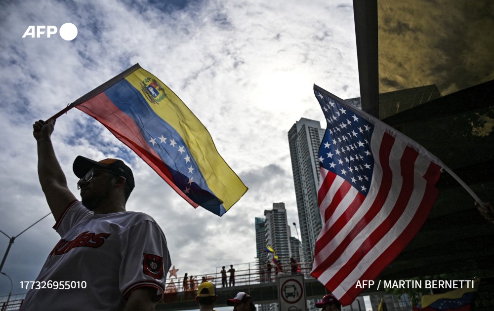 🇨🇴🇺🇸 Affirmations trompeuses, images décontextualisées ou générées par IA...

🔎 Après la capture de Nicolas Maduro, les fausses informations ont rapidement envahi les réseaux sociaux.

L'AFP en a vérifié certaines parmi les plus virales⤵️
u.afp.com/SXSP