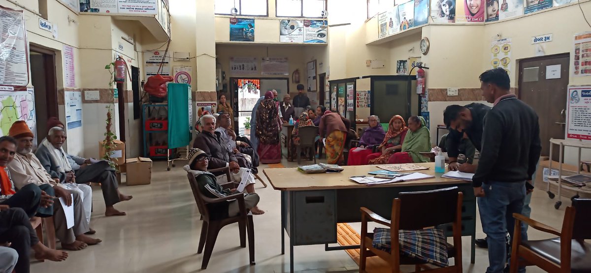 center_tb's tweet image. શંકાસ્પદ ટીબીના દર્દીઓની વહેલી ઓળખ માટે
ટીબી મુક્ત ભારત અભિયાન અંતર્ગત
હેન્ડહેલ્ડ એક્સ-રે મશીન દ્વારા
જુદા જુદા આરોગ્ય કેન્દ્રોમાં એક્સ-રે કરવામાં આવ્યા.
વહેલી તપાસ, સુરક્ષિત સારવાર, ટીબી મુક્ત ભારત 🇮🇳
#TBMuktBharat #EndTB #HandheldXRay #EarlyDiagnosis