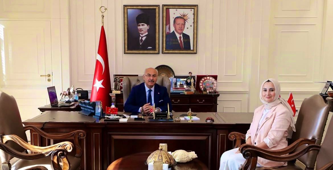 F_AYDMR35's tweet photo. Çok Kıymetli Valimiz,
Hemşehrimiz,@yskosger 
Yavuz Selim Köşger Beyefendiye Yeni Görev Yeri Denizli’de Başarılarının Taçlanarak Devam Etmesini Diliyorum.

Hayırlı Olsun Sn.Valim.
  
                                                                         🌸 https://t.co/Wuyz6ur0s6