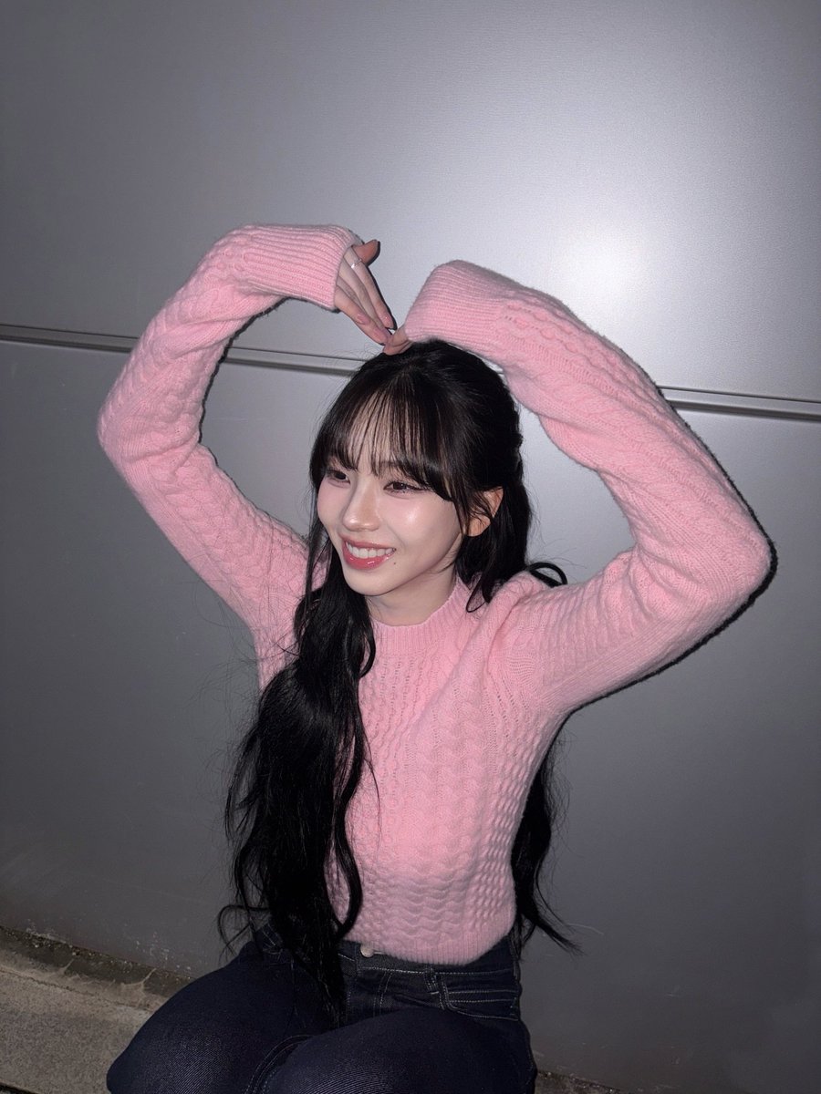 UnityKarina's tweet image. Halo cintakuu! Karena kita mau open member, boleh reply nama OC kamu kalau kalian masih mau join di UK yaa! 🩵