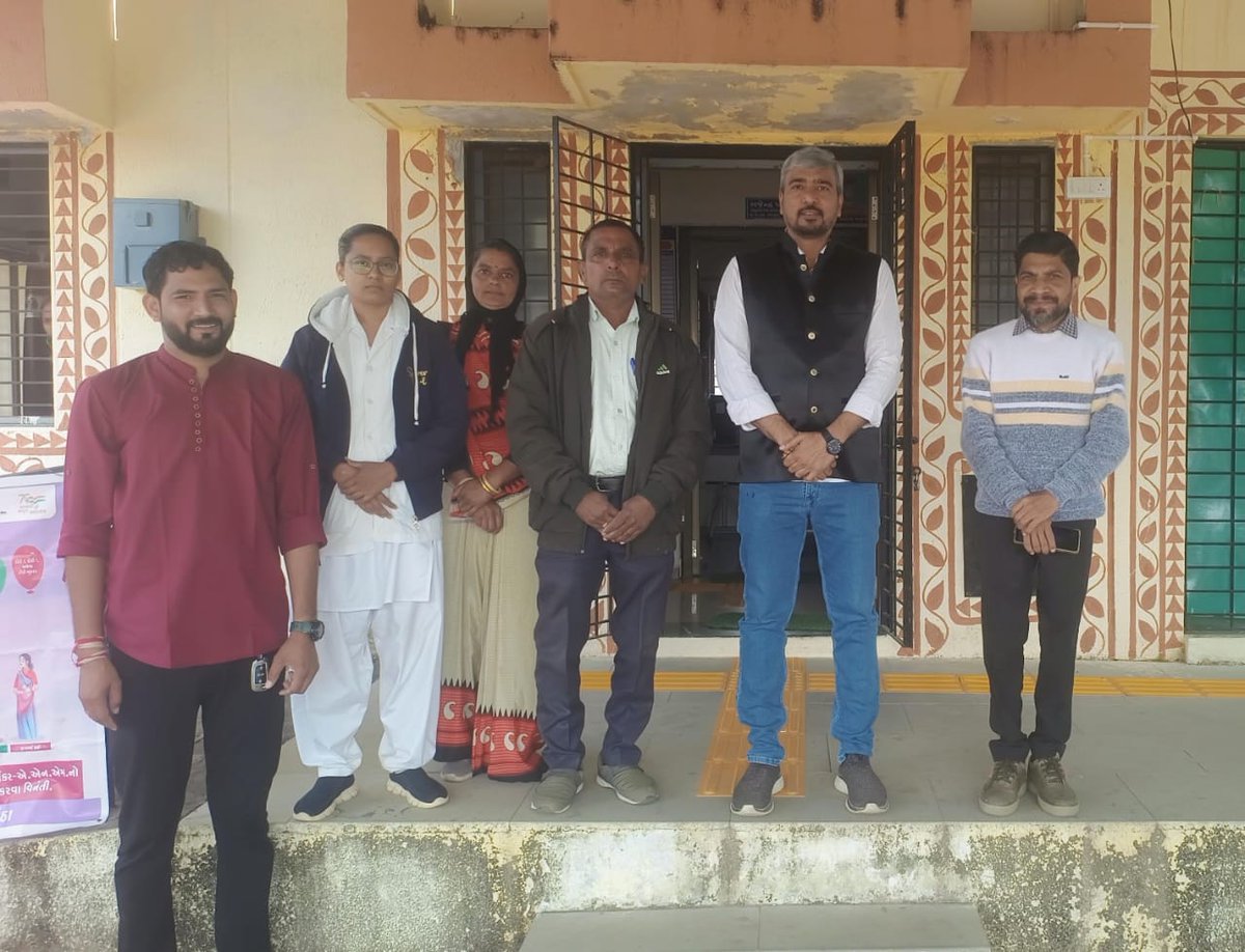 THOVijaynagarSk's tweet photo. Today's Respected CDHO sir and THO sir visited at AAM-KALVAN https://t.co/cmQpUJ3OLq