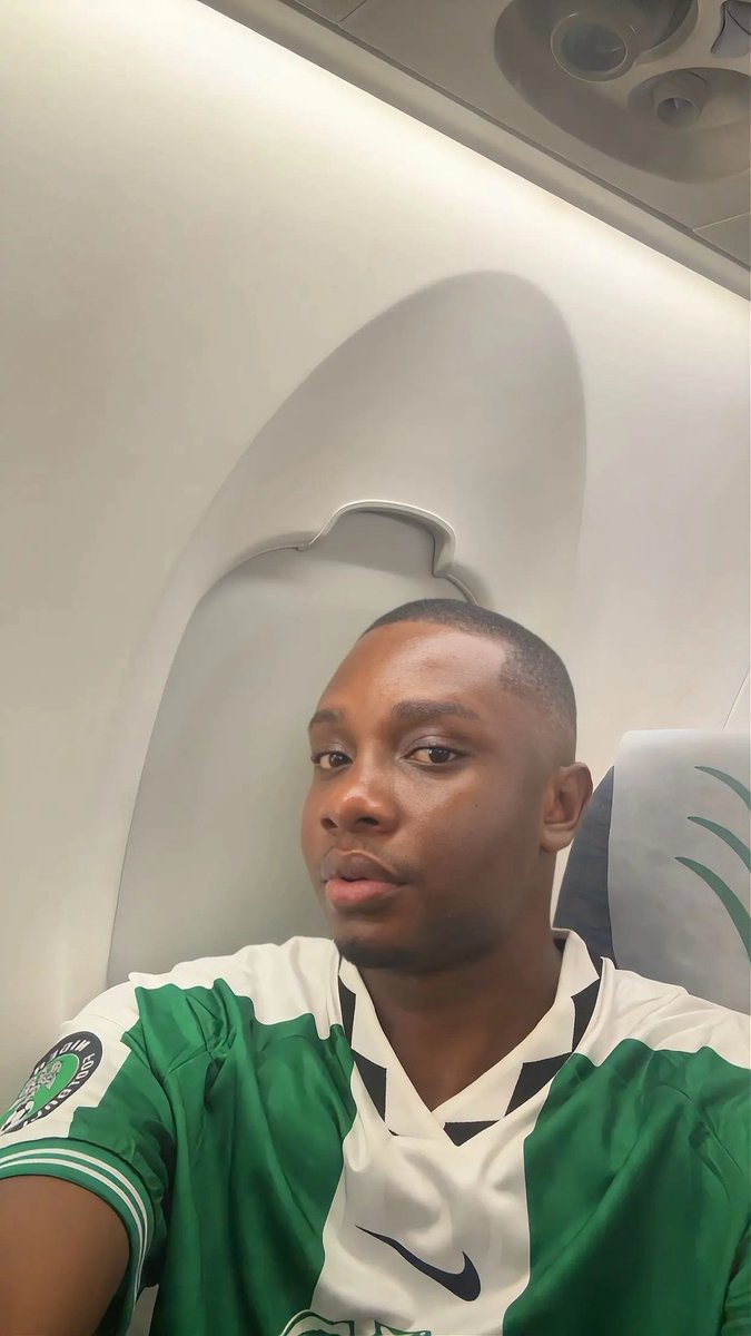 abazwhyllzz's tweet image. Can you guess the country me and Ruth are going to?