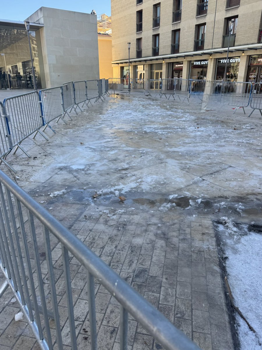 senintendo's tweet image. mmmh la neige