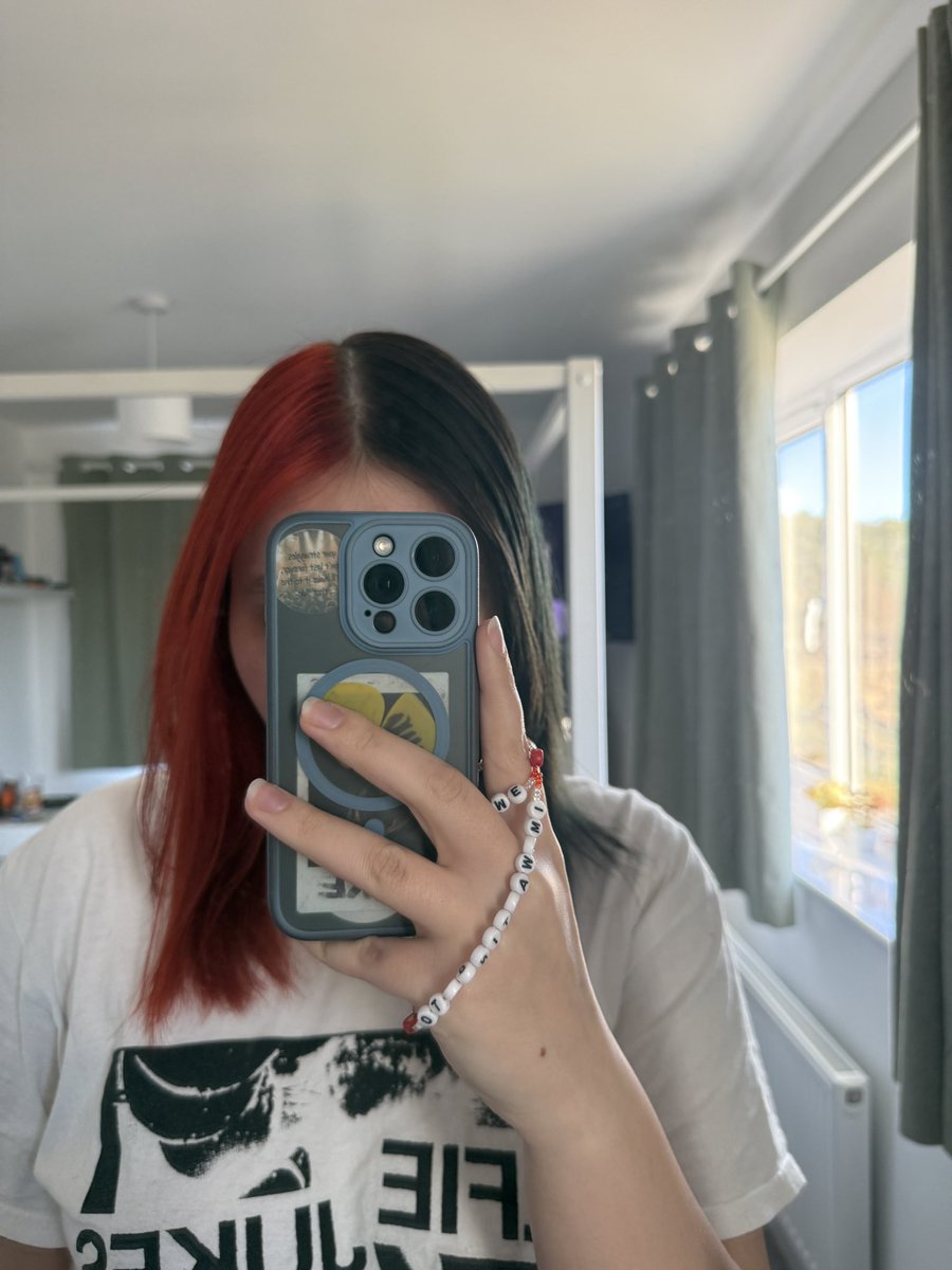 it was supposed to be brown and red but it turned out literally green and orange 😭