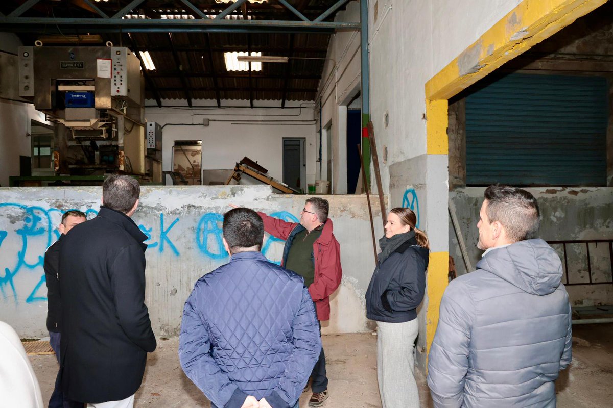 La presidenta <a href="/MargaProhens/">Marga Prohens</a> visita la finca Sa Bastida, a Alaró, adquirida recentment pel <a href="/goib/">Govern de les Illes Balears</a> per un import d’1,5 milions d’euros amb fons de l’ITS. 

«Reforçam la política continuada amb la sostenibilitat i la protecció dels espais naturals».

🔗 tn.caib.es/saBastida