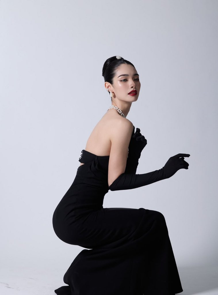 ronram5555's tweet image. ชีคิดท่านี้ได้ไงว่ะ โคตรเก๋เหมือนนางเอกสาวยุคเก่ามาก ถ้ากุทำคงเหมือนคนนั่งขี้อ่ะ