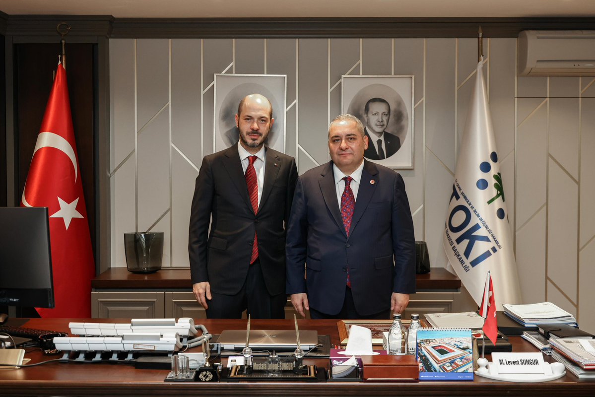 Başarılarını her zaman takdir ettiğim, bir dönem mesai arkadaşlığı da yaptığım TOKİ Başkanımız Sn. <a href="/mlsungur/">M. Levent Sungur</a> ile bir araya geldik.

Görüşmede Keçiören'imizdeki heyelan sorunları, imar planları ve kentsel dönüşüm konuları hakkında istişarelerde bulunduk.

Sn. Başkanımıza