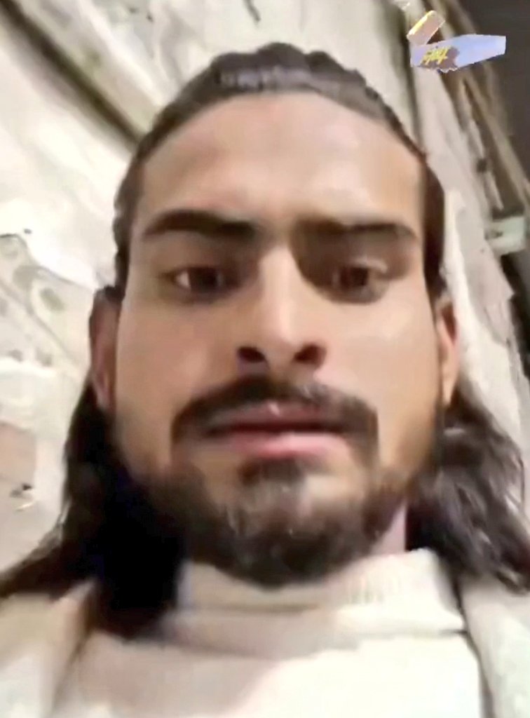 SonOfBharat7's tweet image. पकड़े जाने तक Repost हिन्दुओं ✊

ये वही जिहादी सलमान है जिसने कल दिल्ली पुलिस पर हमला करने के लिए लोगों को बुलाया
और दिल्ली में आतंकी हमला करने वाले आतंकियों को पनाह देने वाली अवैध मस्जिद को लेकर अफवाह फैलाई...

आपका एक रिपोस्ट इस जिहादी को गिरफ्तार
करवाने में मदद करेगा ✊